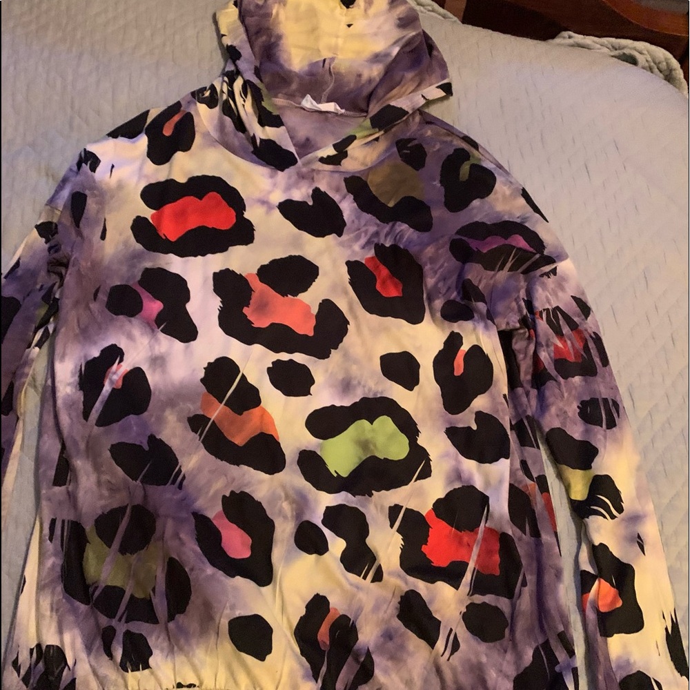 Multi colored leopard pull over - Picture 1 of 1